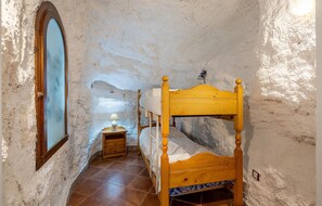 6 quartos, Wi-Fi de cortesia, roupa de cama