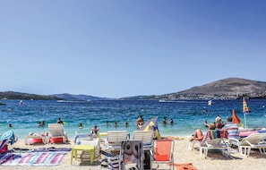 Beach nearby - Nice apartment in Okrug Gornji (Okrug Gornji)