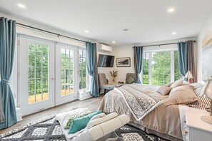 3 bedrooms, desk, iron/ironing board, free WiFi