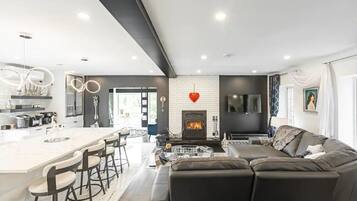 Smart TV, fireplace, video game console, DVD player