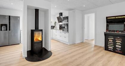 Cozy home in Ulfborg with sauna