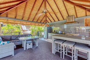 Outdoor dining - The lookout on Macrossan (Port Douglas)