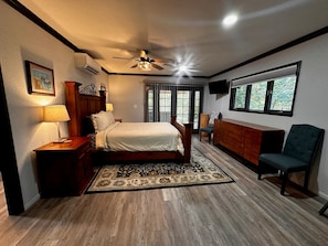 3 bedrooms, desk, soundproofing, iron/ironing board - Quiet 2-Acre Country Escape Near Sedona (WSR II) (Cornville)
