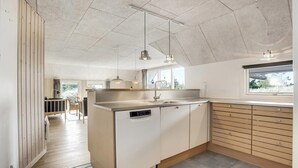 Interior - 3 bedroom beautiful home in Blåvand (Blåvand)