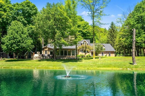 4 bedroom with sauna in Mulmur