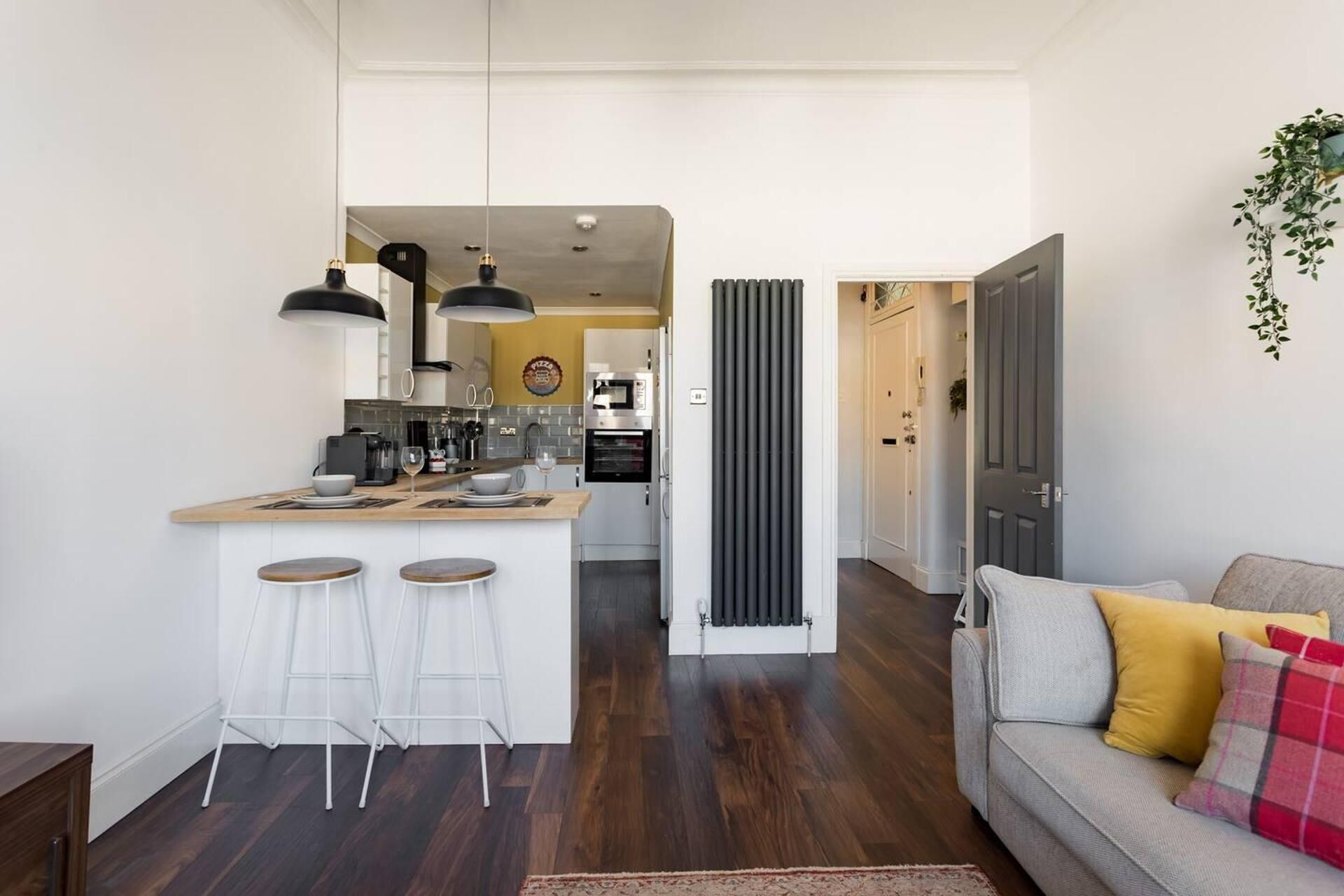 Apartment, 1 King Bed with Sofa bed | Living area