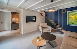 TV connectée, table de tennis de table