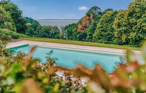 Piscine extérieure, piscine chauffée