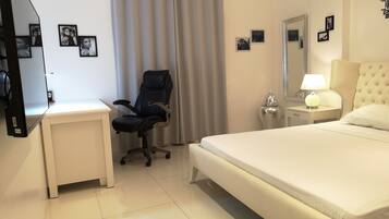 1 bedroom, in-room safe, free WiFi, bed sheets