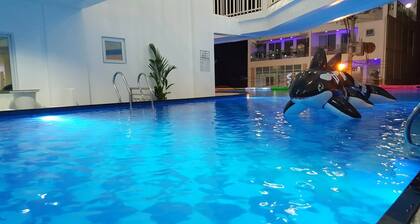 Kandi Towers 1&2 Luxurious Penthouse Suite (1 BR)