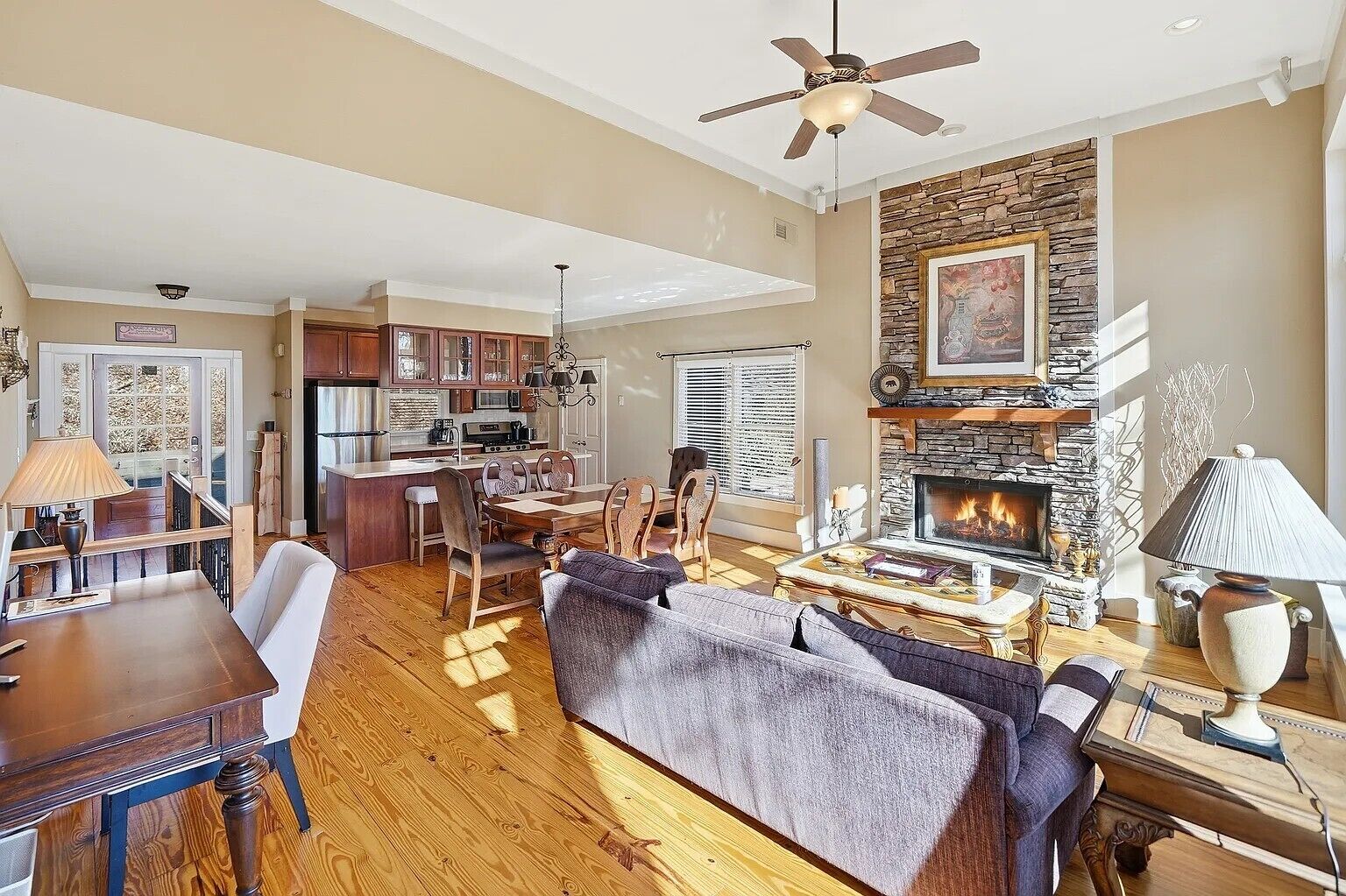 Smart TV, fireplace, computer monitors