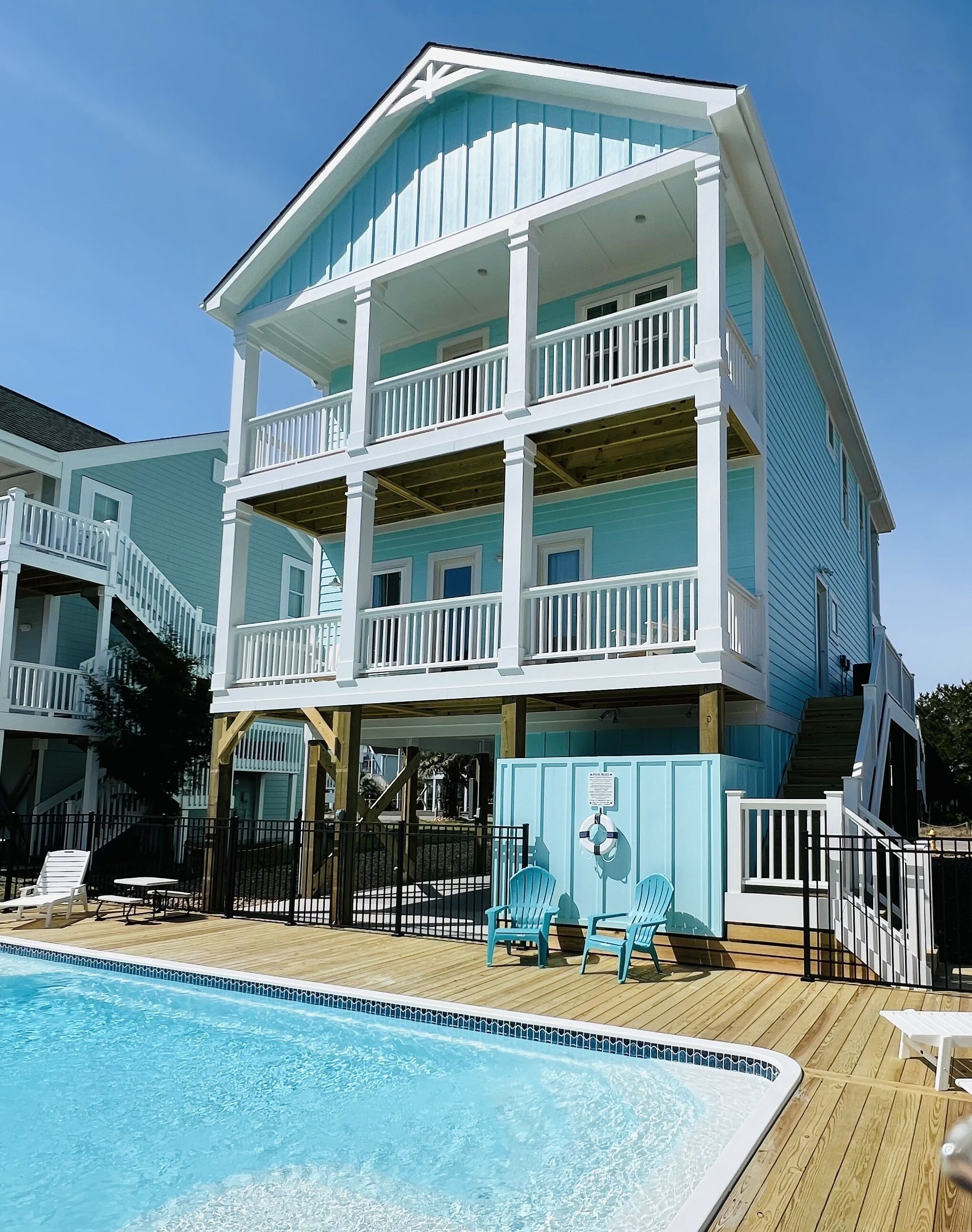 室外游泳池，恒温泳池