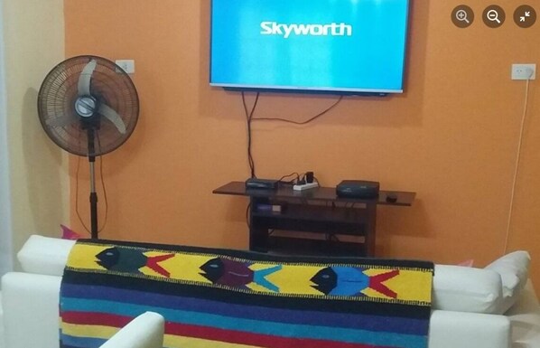 智能电视、电子游戏