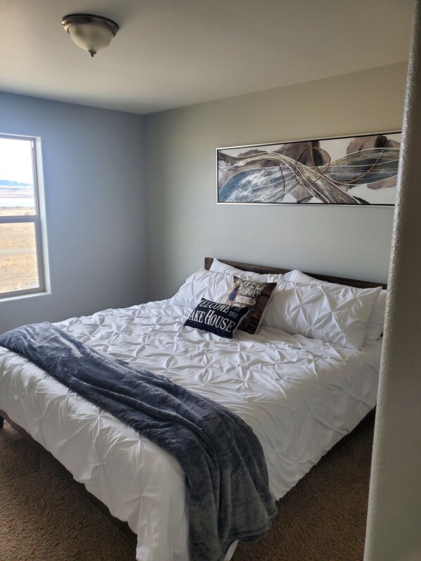 3 bedrooms, iron/ironing board, free WiFi, bed sheets