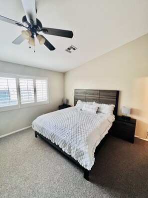 2 bedrooms, desk, free WiFi, bed sheets