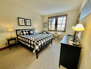 2 Schlafzimmer, Schreibtisch, Reisekinderbett, kostenloses WLAN