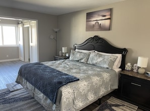 3 bedrooms, desk, iron/ironing board, free WiFi