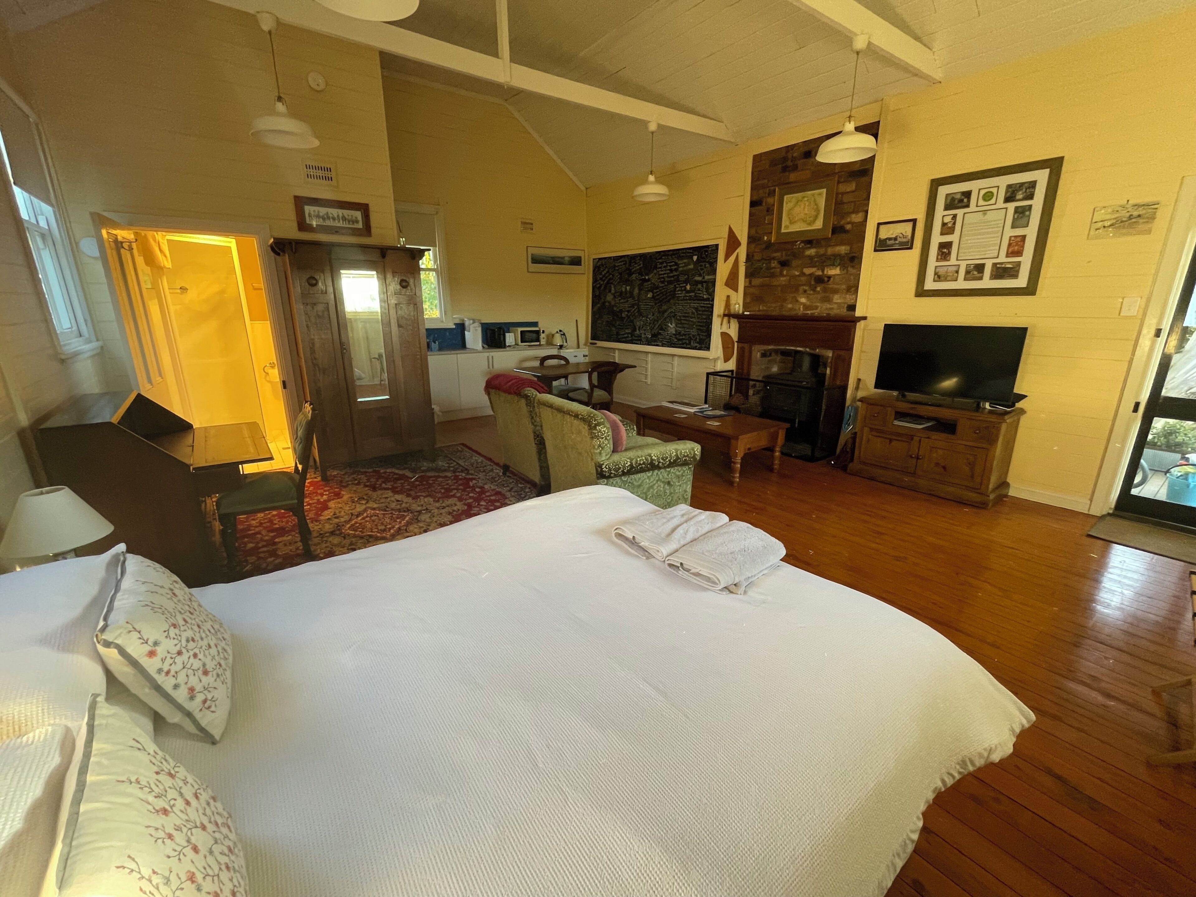 1 bedroom, iron/ironing board, free WiFi, bed sheets