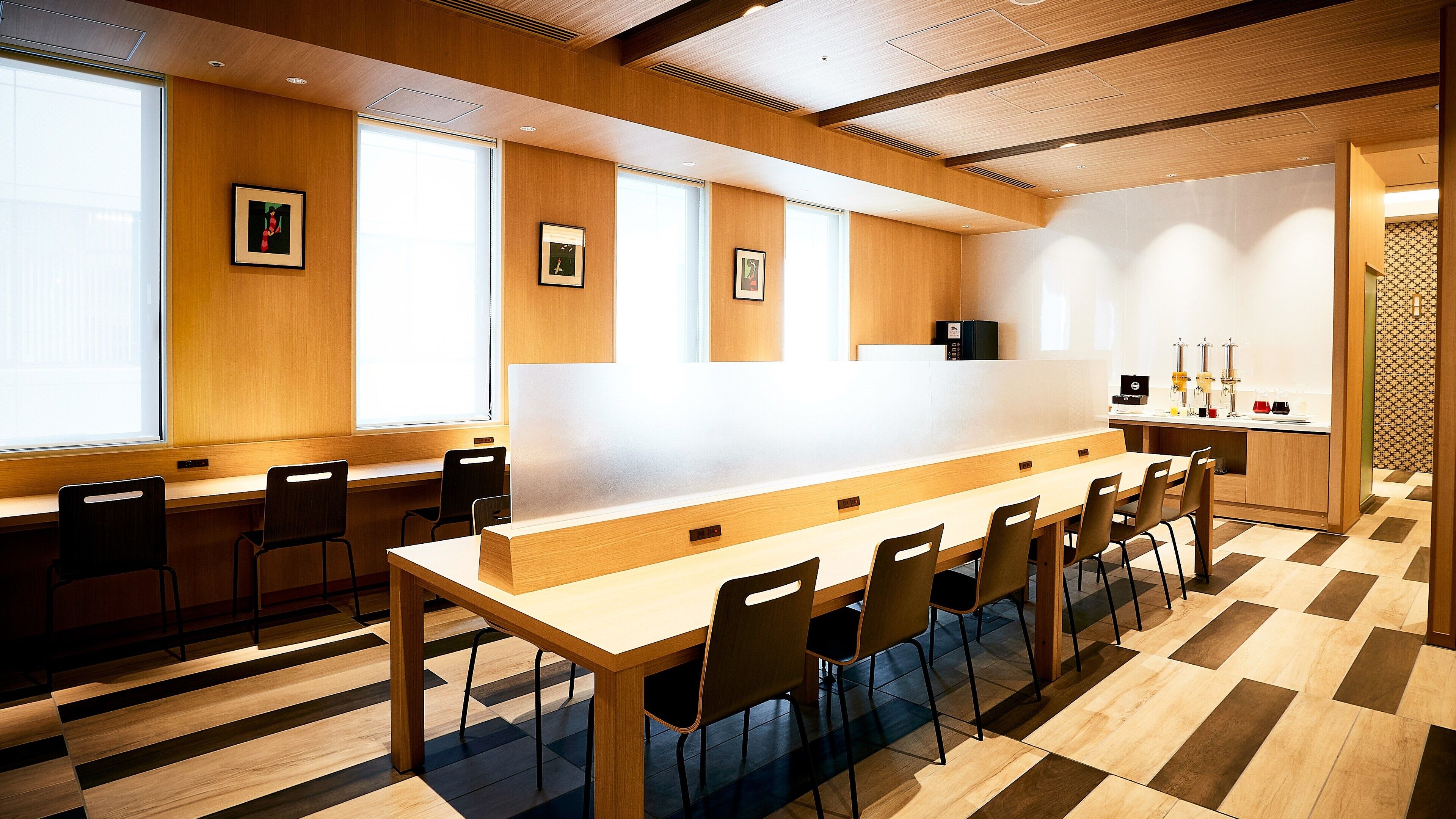 daily continental breakfast (jpy 2640 per person)