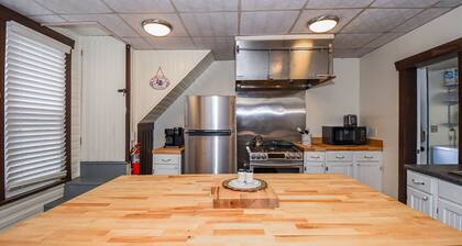 The Riverside - Stay on the River - 15 minutes to Deep Creek and Wisp!