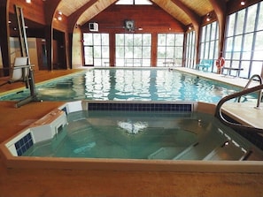 Indoor pool, outdoor pool - Wonderful mountain cottage with Amazing View! (Sapphire)