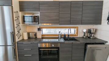 Fridge, microwave, dishwasher, cookware/dishes/utensils