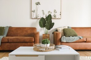 TV, Netflix, streaming services - Chevron: Central 3-Bedroom Apt in Surfers Paradise (Surfers Paradise)