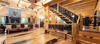 New luxurious Cabin, 10 min away from old man cave