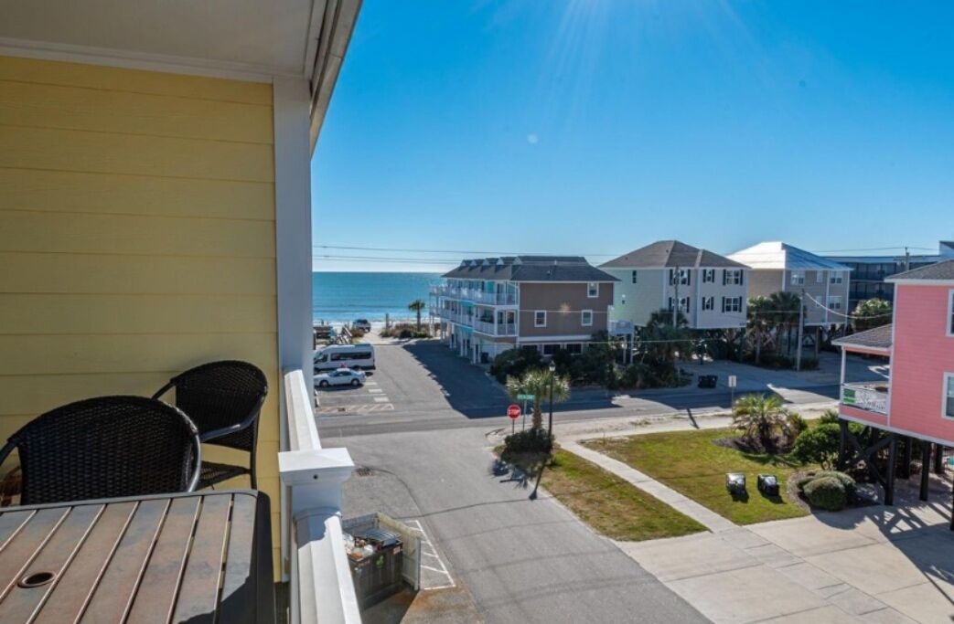 Summer Wind by the Sea- Ocean Views and Pool!