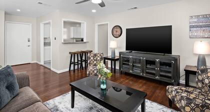 Pristine Upgraded 3B/2Bth w Easy Access to US99