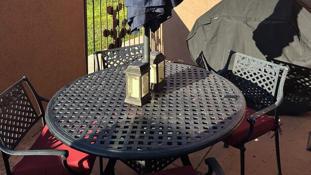 Outdoor dining - New!  Beautiful, secluded views 10 minutes from Downtown Moab!  (Moab)