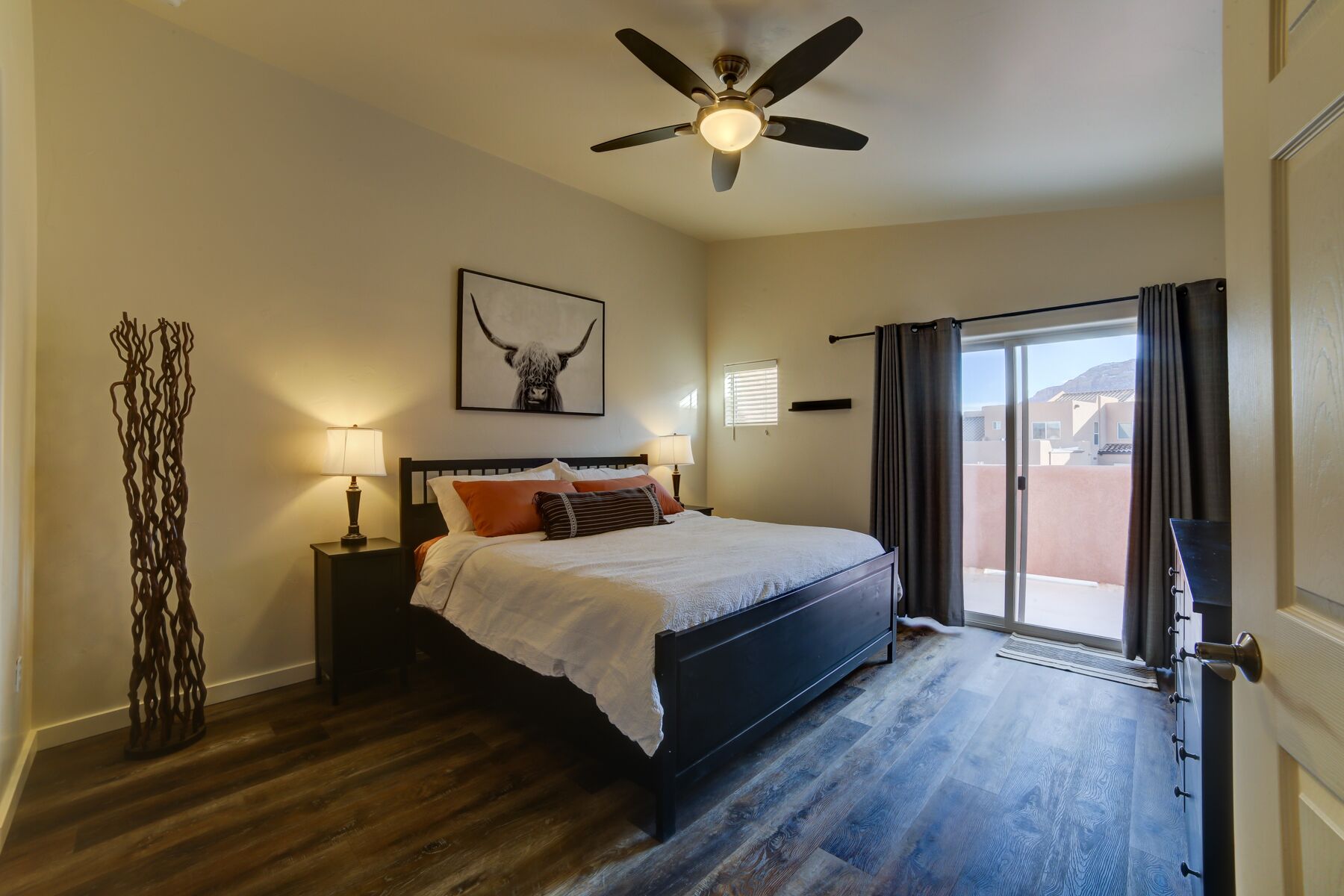 3 chambres, fer et planche à repasser, Wi-Fi gratuit, draps fournis