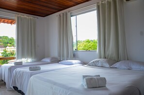 Superior Quadruple Room | Free WiFi - Pousada Morro Tropical (Cairu)