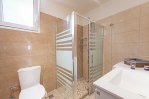 Douche, serviettes fournies