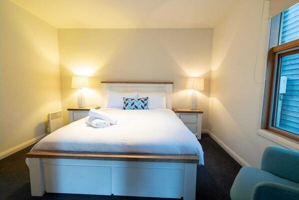 3 bedrooms, free WiFi, bed sheets