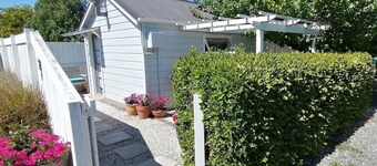 Cute and private self Contained Cottage