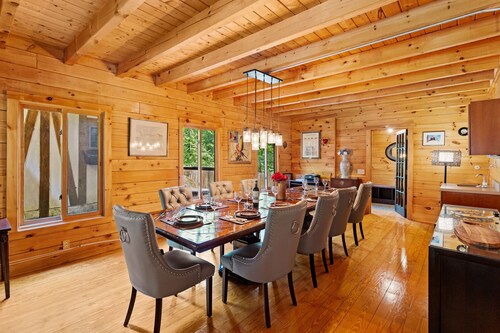 Ultimate Cabin Getaway w/ Hot Tub, Fire Pit and Lake to Recharge and Unwind!