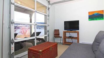 Smart-tv, tv-spel och böcker