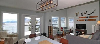 La Casa Lakeview Cottage - 3bdrm/3bath