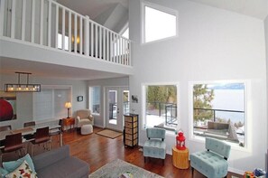 TV connectée, jeux vidéo, livres