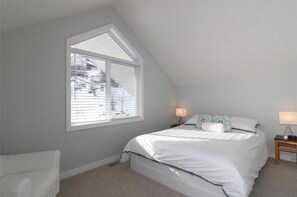 3 bedrooms, free WiFi, bed sheets - La Casa Lakeview Cottage - 3bdrm/3bath (Kelowna)