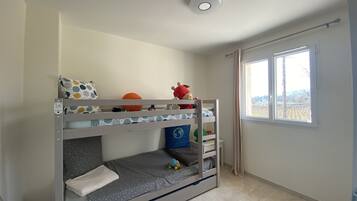 6 bedrooms, in-room safe, desk, iron/ironing board