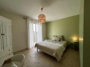 6 bedrooms, in-room safe, desk, iron/ironing board - Bastide sleeps 13 - Padel - July and August by the week  (Cotignac)