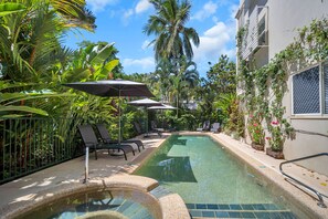 Outdoor pool - Top Spot on Macrossan, Port Douglas 100m to Beach (Port Douglas)