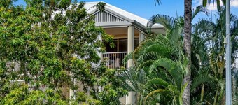 Top Spot on Macrossan, Port Douglas 100m to Beach