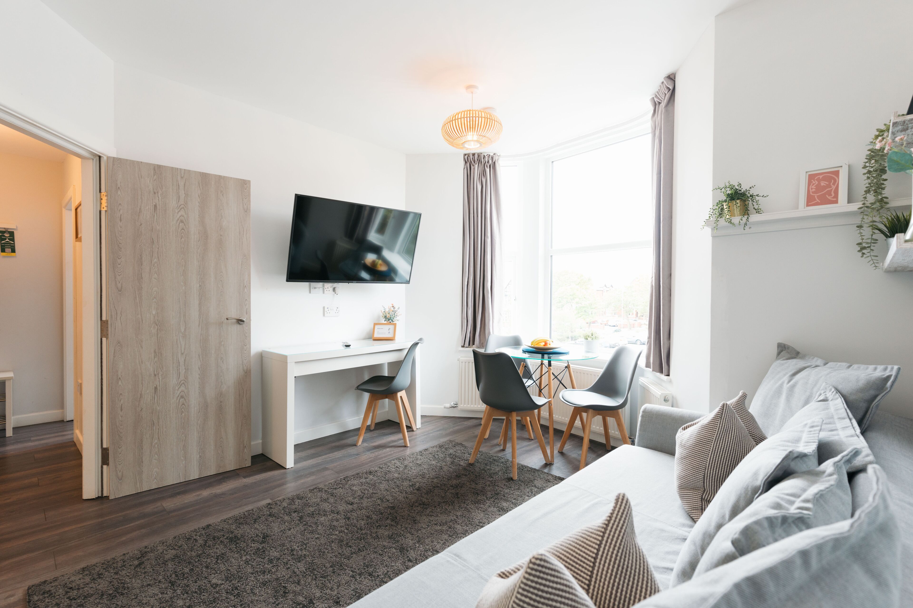 Family Apartment, 2 Bedrooms, Non Smoking, Kitchenette | Living area