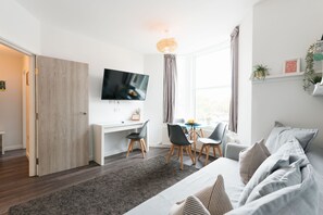 Perhehuoneisto, 2 makuuhuonetta, tupakointi kielletty, keittotila | Oleskelualue | Taulutelevisio, Netflix, lämmitetyt lattiat, suoratoistopalvelut