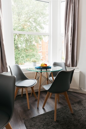 Family Apartment, 2 Bedrooms, Non Smoking, Kitchenette | Living area | 42-inch flat-screen TV with digital channels, TV, Netflix - Prime Suites Lytham (Lytham St. Anne's)