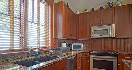 Sanctuary Family Paradise Private Home with Hot tub Snowshoe Mtn Resort