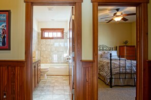 Combined shower/bathtub, hair dryer, towels - Sanctuary Family Paradise  Private Home with Hot tub  Snowshoe Mtn Resort (Snowshoe)